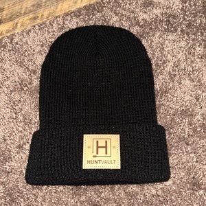 Hunt Vault black beanie hat NWOT